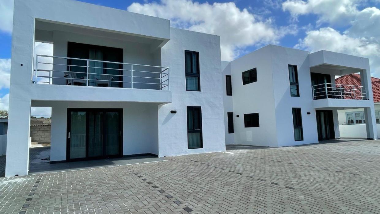 Whitehouse Boulevard, Close To Mambo Beach And City Centre Apartment Willemstad Bagian luar foto