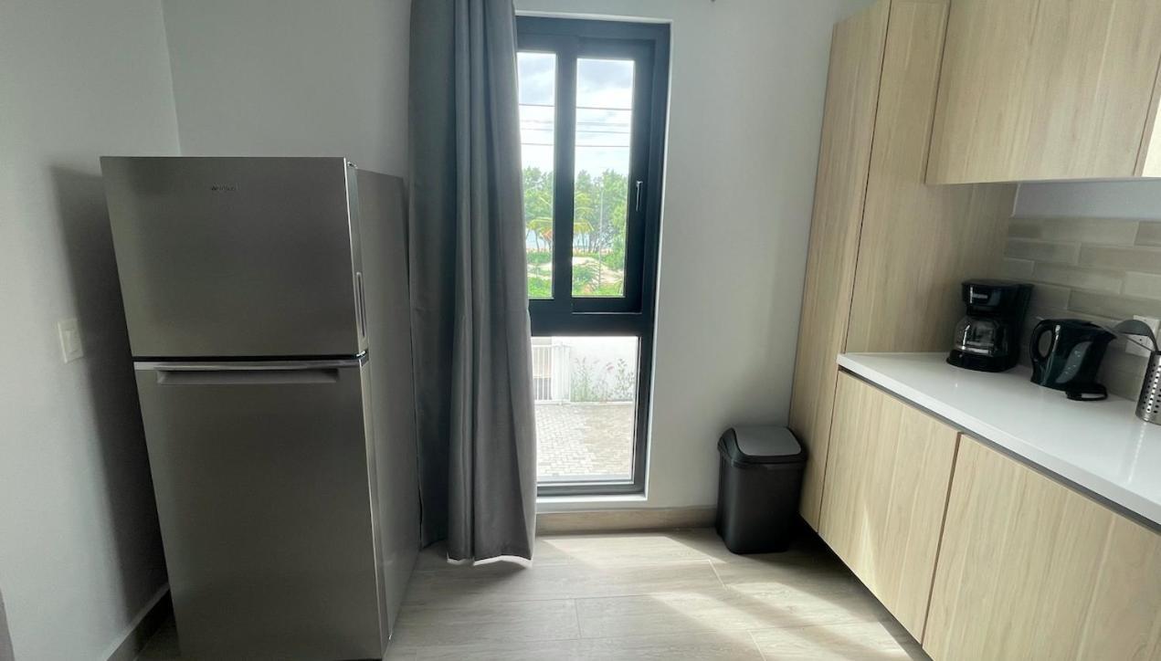 Whitehouse Boulevard, Close To Mambo Beach And City Centre Apartment Willemstad Bagian luar foto
