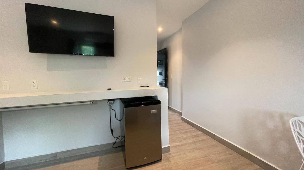 Whitehouse Boulevard, Close To Mambo Beach And City Centre Apartment Willemstad Bagian luar foto