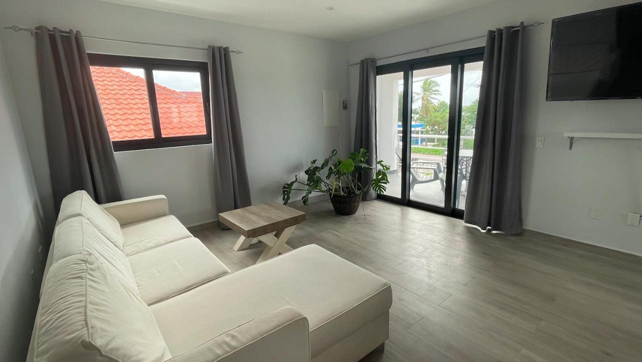 Whitehouse Boulevard, Close To Mambo Beach And City Centre Apartment Willemstad Bagian luar foto