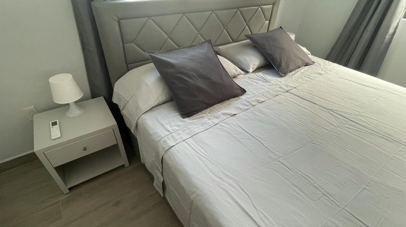 Whitehouse Boulevard, Close To Mambo Beach And City Centre Apartment Willemstad Bagian luar foto
