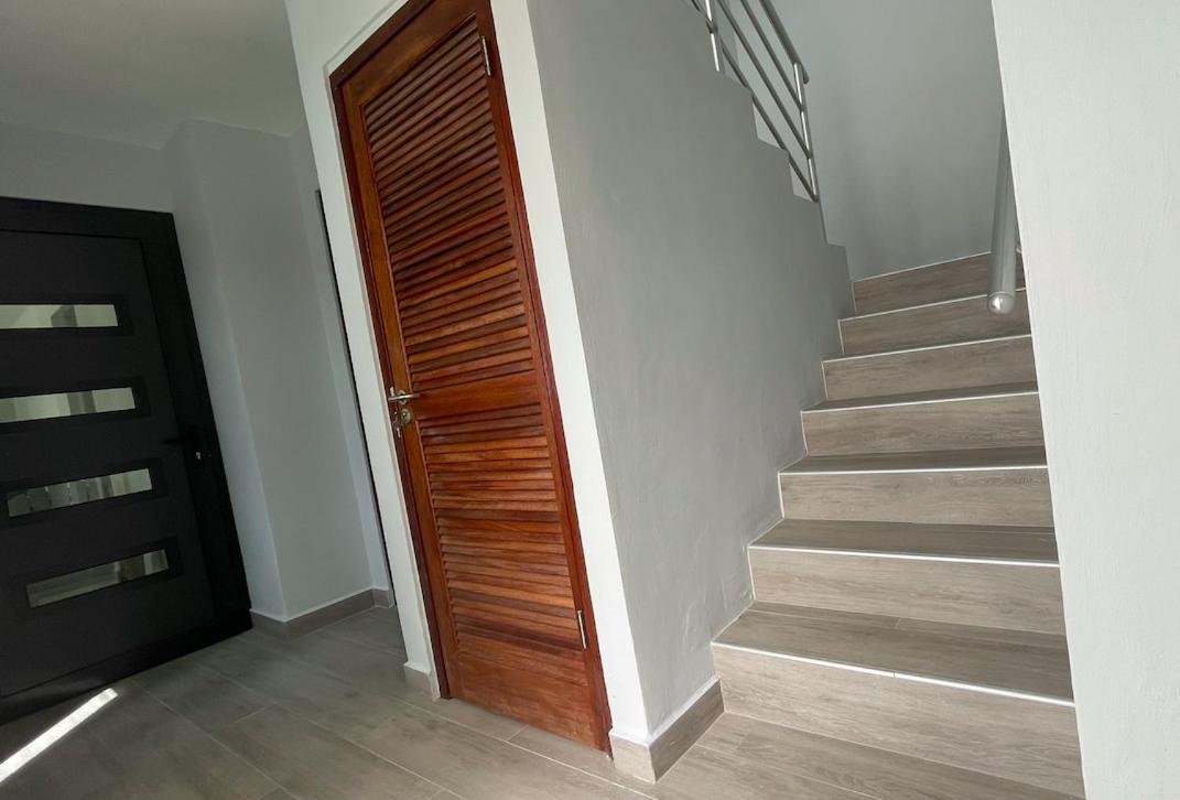 Whitehouse Boulevard, Close To Mambo Beach And City Centre Apartment Willemstad Bagian luar foto