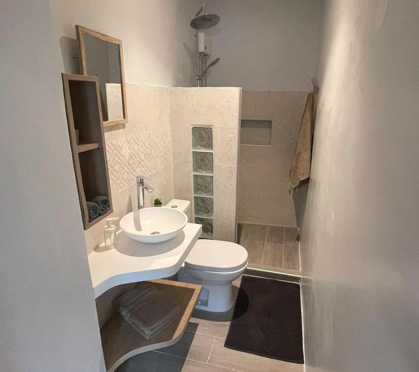 Whitehouse Boulevard, Close To Mambo Beach And City Centre Apartment Willemstad Bagian luar foto